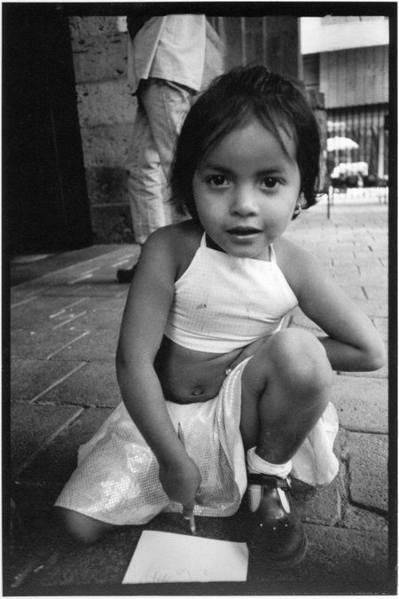 Marie Mexico studying in the streets  Leigh Henion